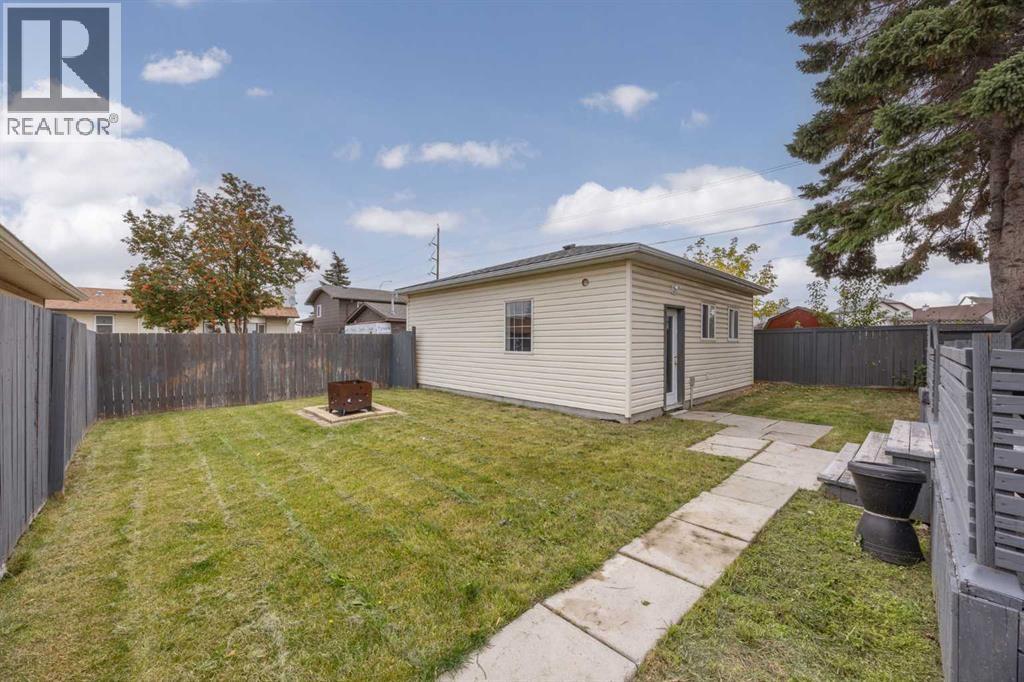6824 43 Avenue NE - 34