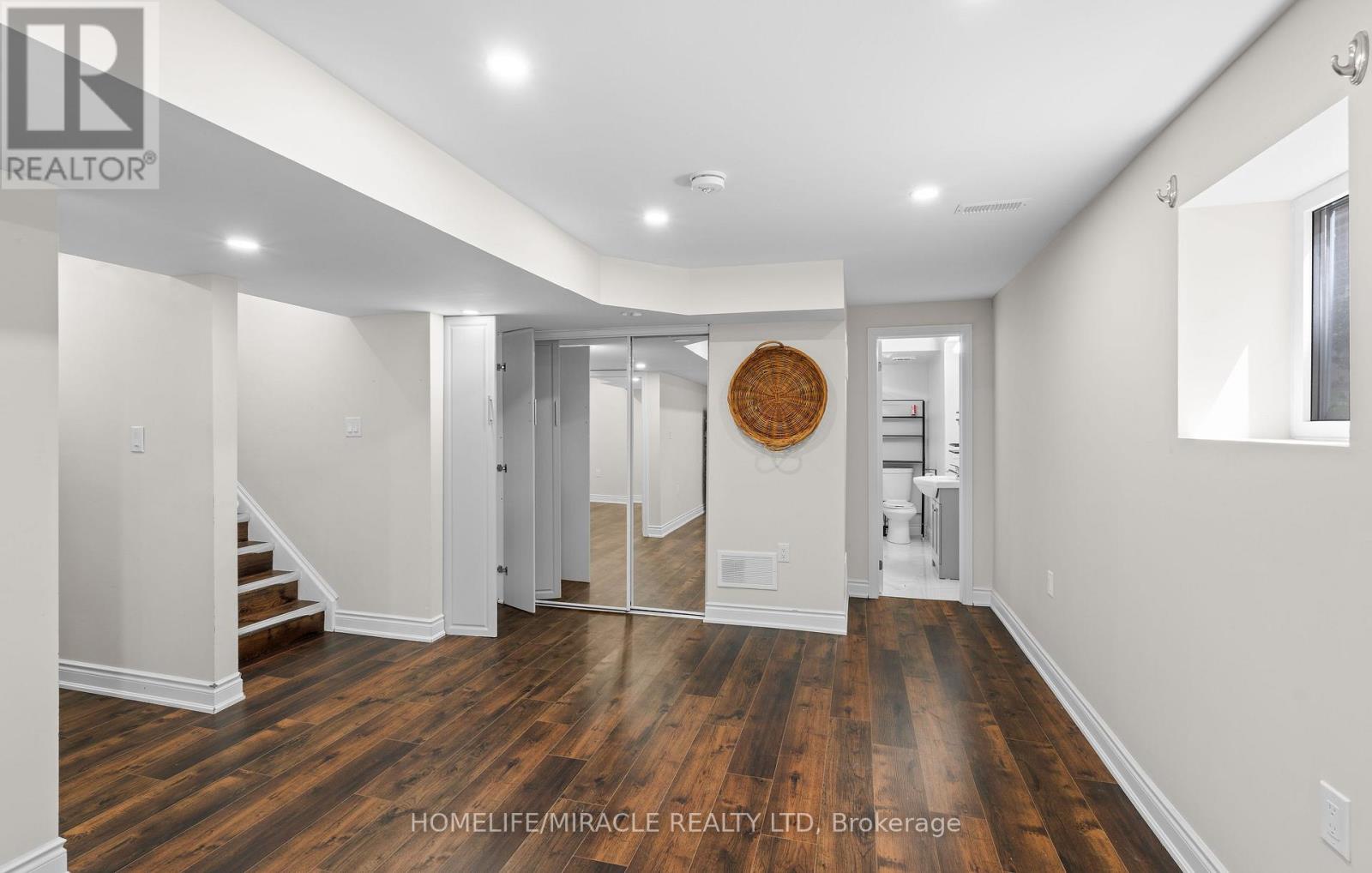 32 CARLETON TRAIL - Image 40