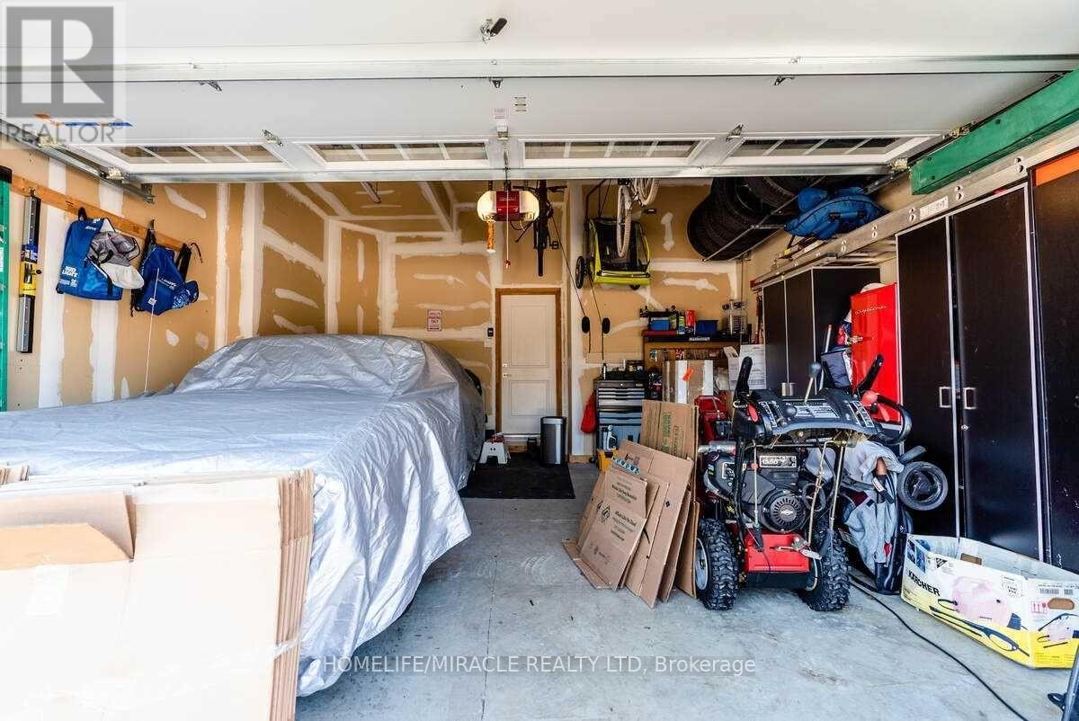 32 CARLETON TRAIL - 49