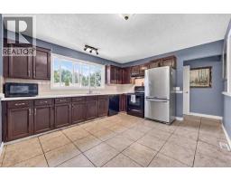 Kitchen - 136 Templeview Place Ne, Calgary, AB T1Y3S2 Photo 9