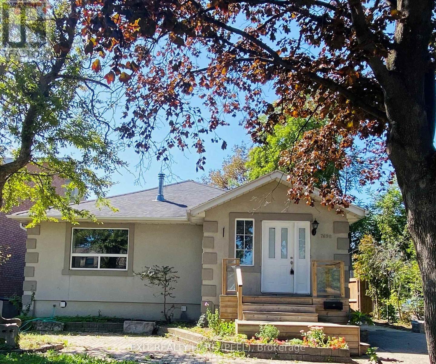 Photo of 7698 Kipling Avenue