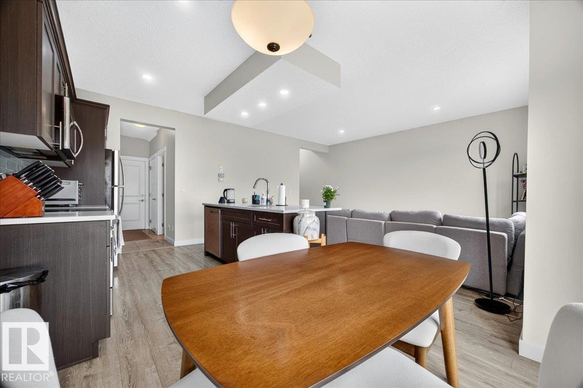 100 MEADOWLAND CR - 11