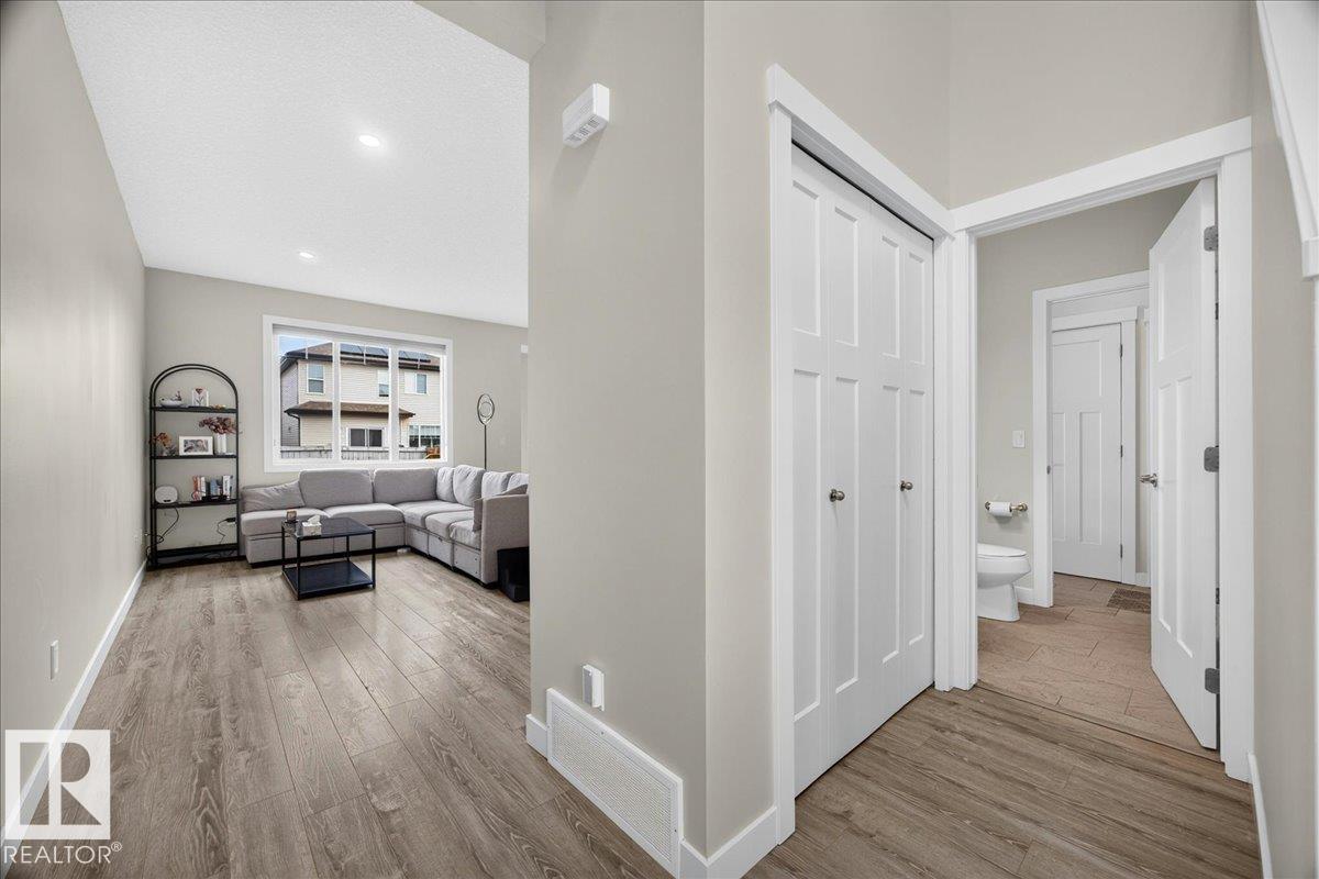 100 MEADOWLAND CR - 14