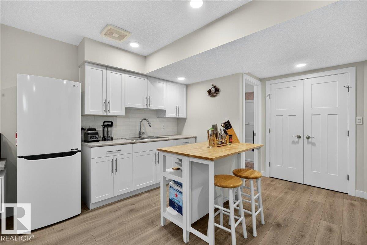 100 MEADOWLAND CR - 36