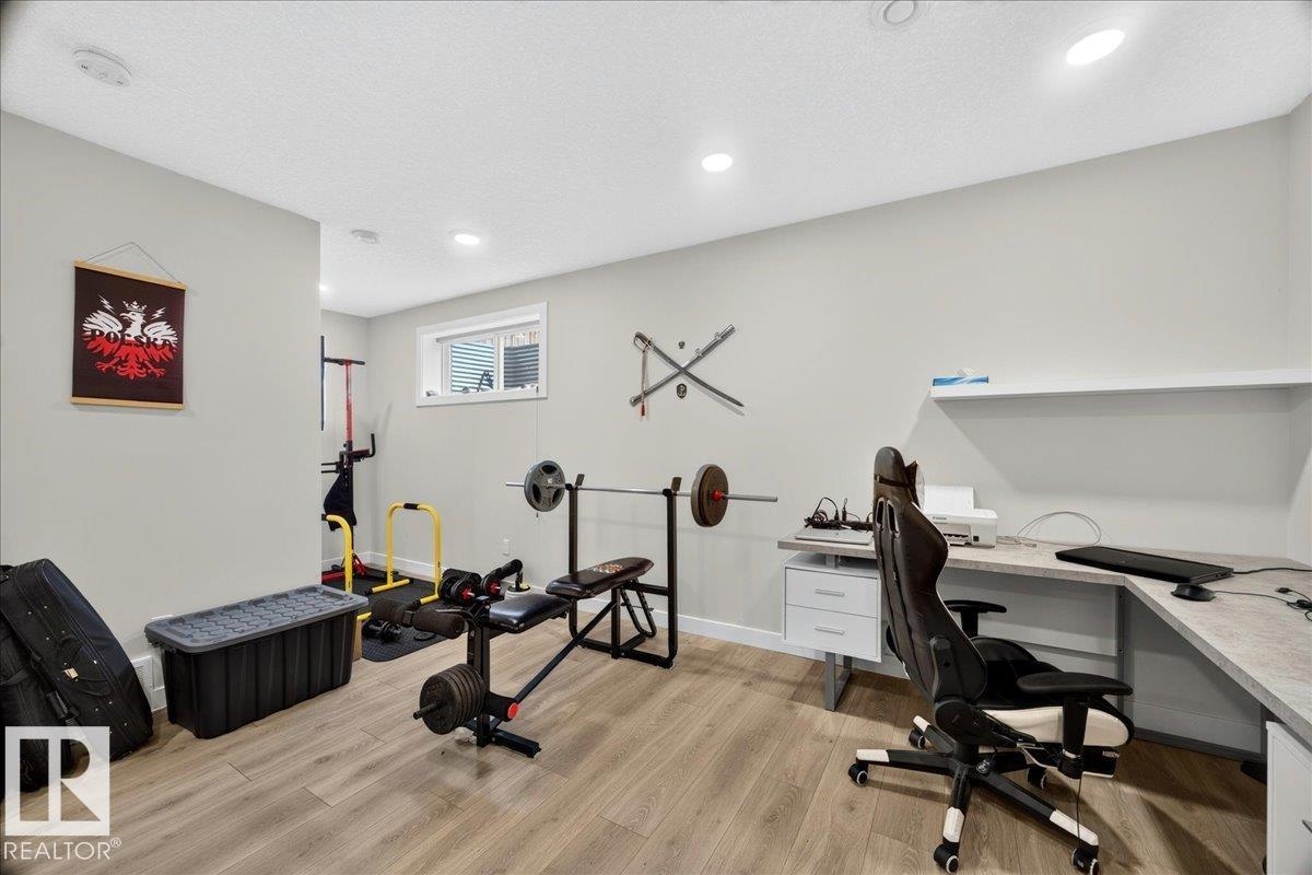 100 MEADOWLAND CR - 38