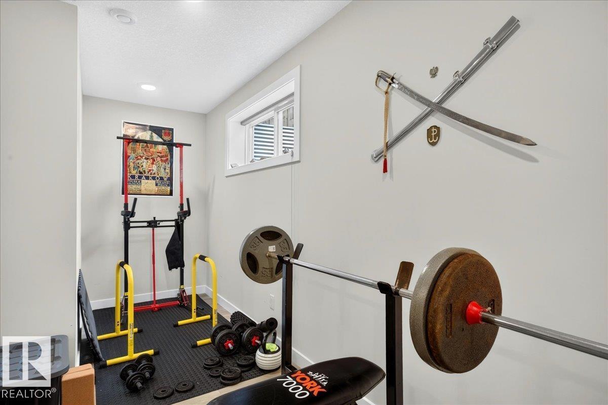 100 MEADOWLAND CR - 39