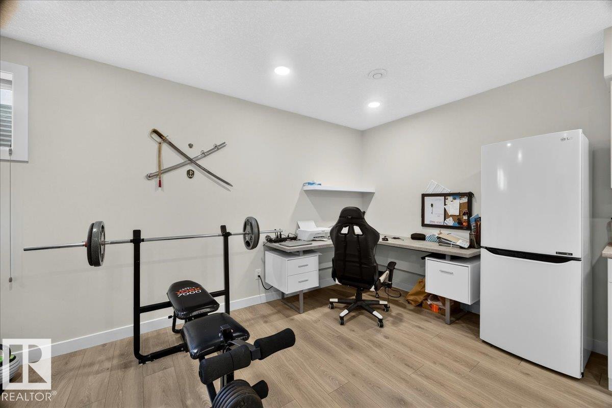 100 MEADOWLAND CR - 40