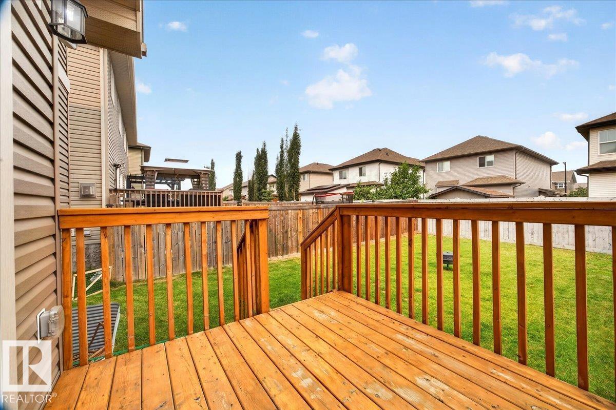 100 MEADOWLAND CR - 44
