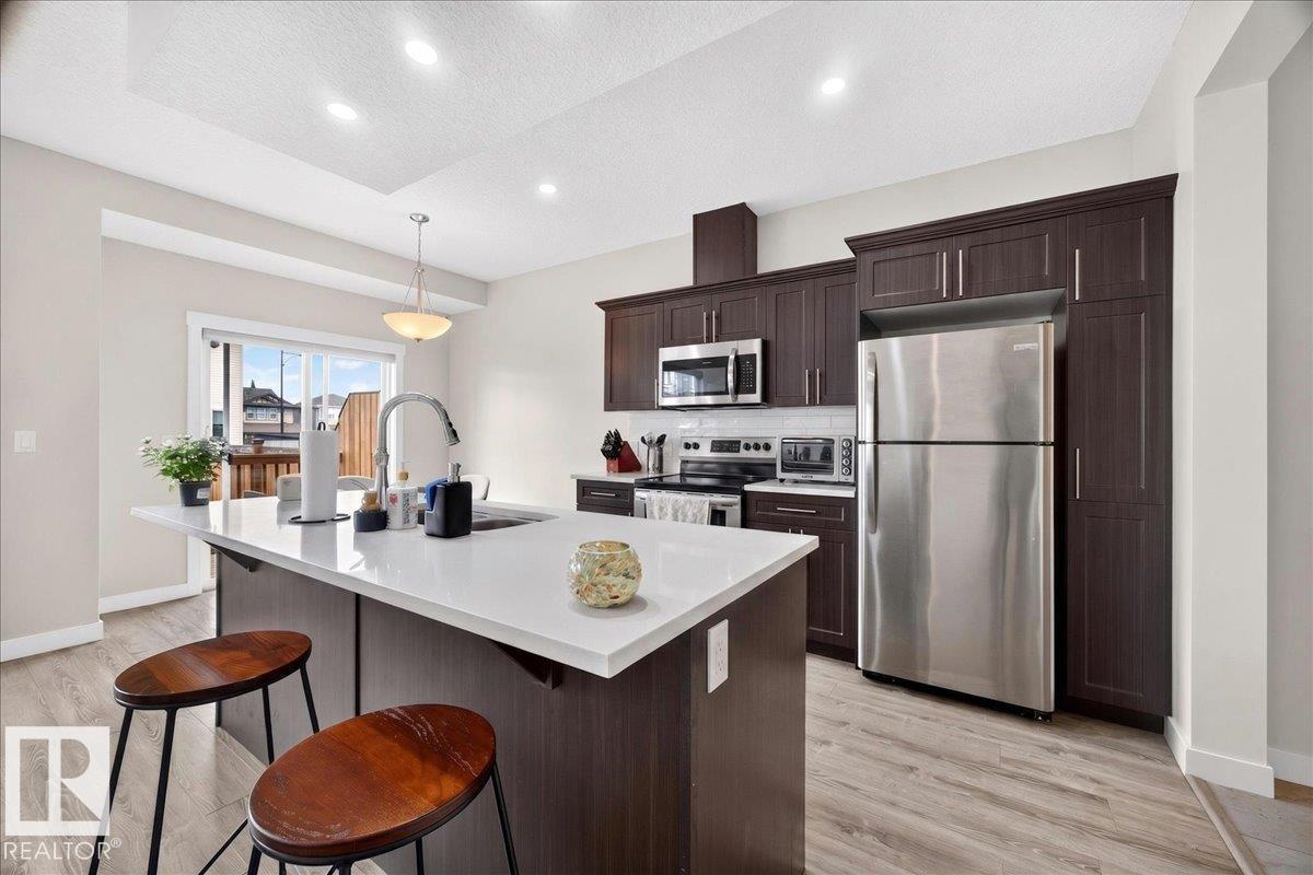 100 MEADOWLAND CR - 8
