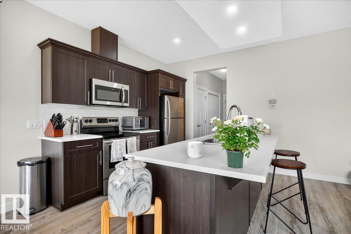 100 MEADOWLAND CR - 9