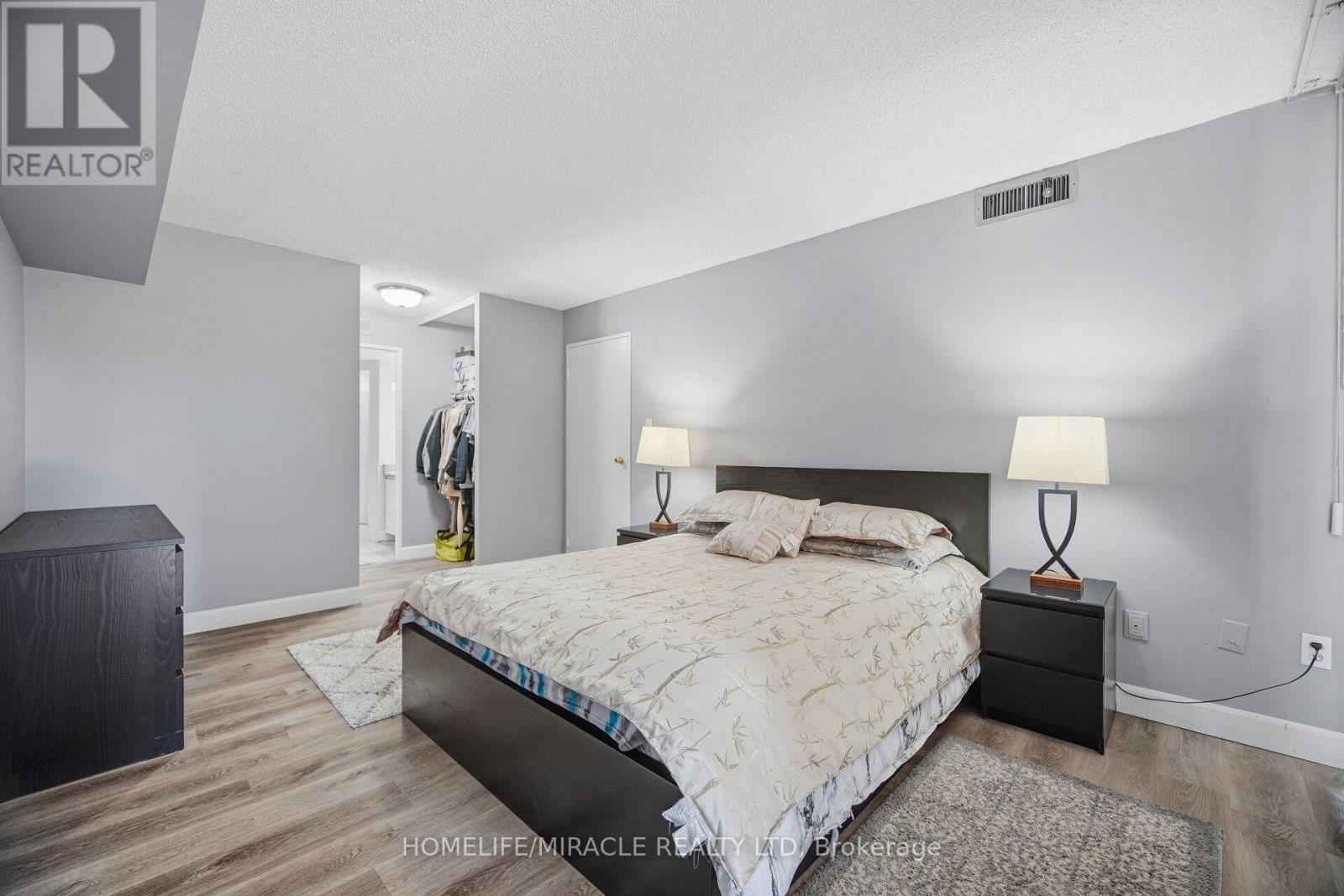 #206 1 ROWNTREE ROAD - 28
