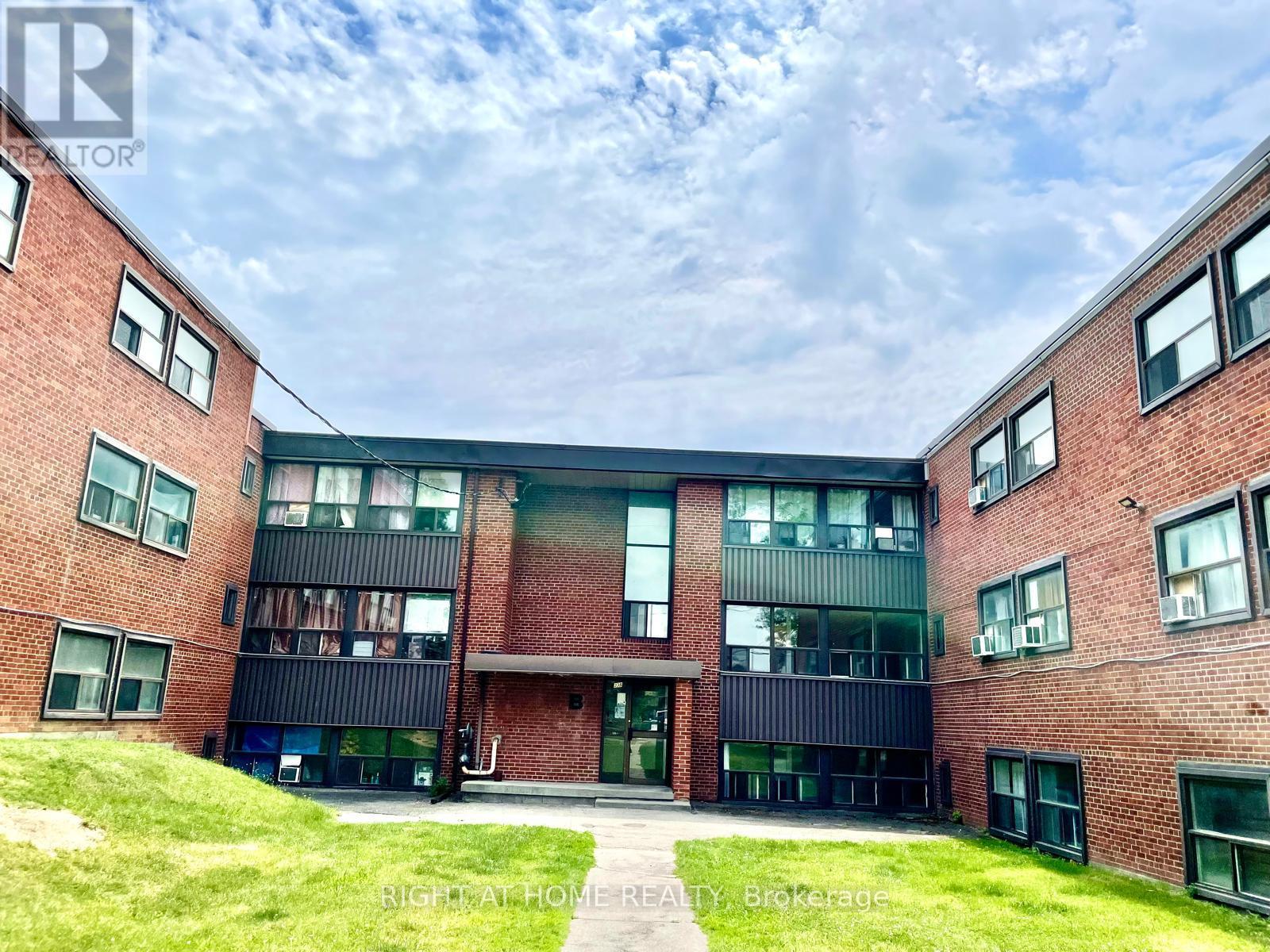 Photo of 33 Flamborough Drive