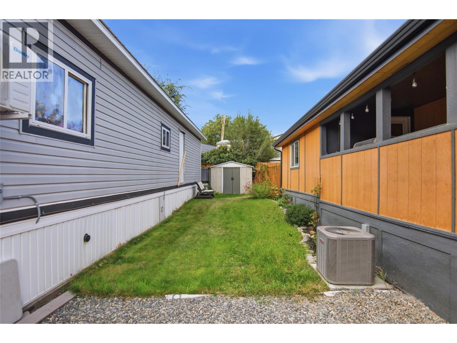 #44E 44 EDWARD Street - Image 24