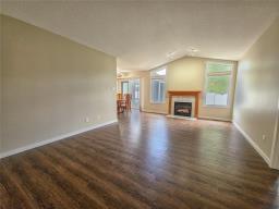 25 Falcon Place, Brandon, MB R7B4A1 Photo 12