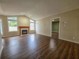 25 Falcon Place, Brandon, MB R7B4A1 Photo 13