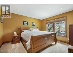2908 7 Avenue NW - photo 20