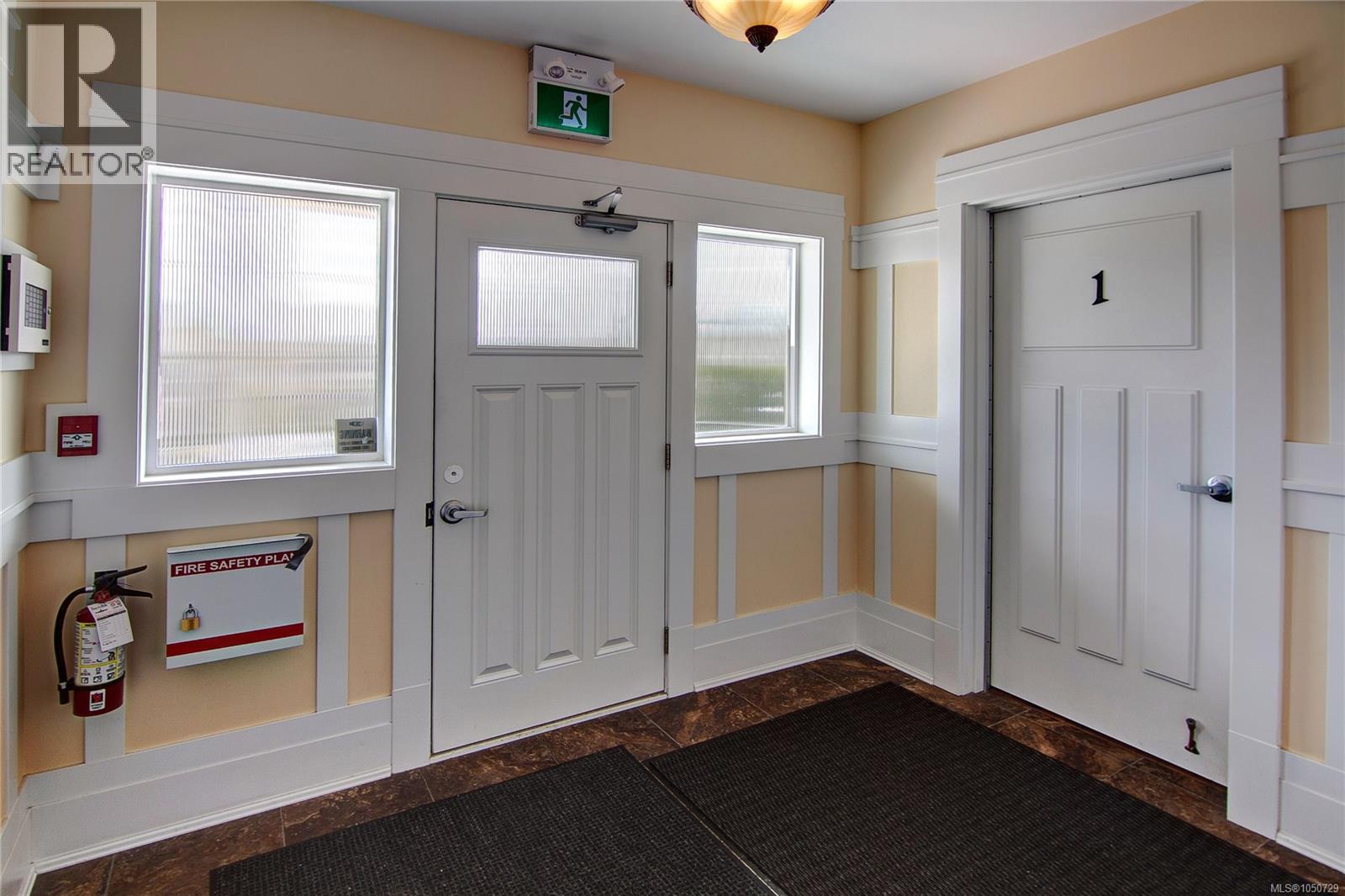 1064 Beverley Pl - Image 25