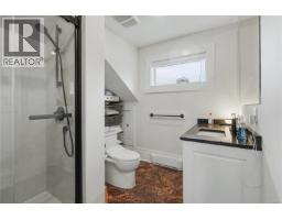 1064 Beverley Pl, Victoria, BC V8S3Z8 Photo 36