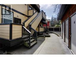 1064 Beverley Pl, Victoria, BC V8S3Z8 Photo 44