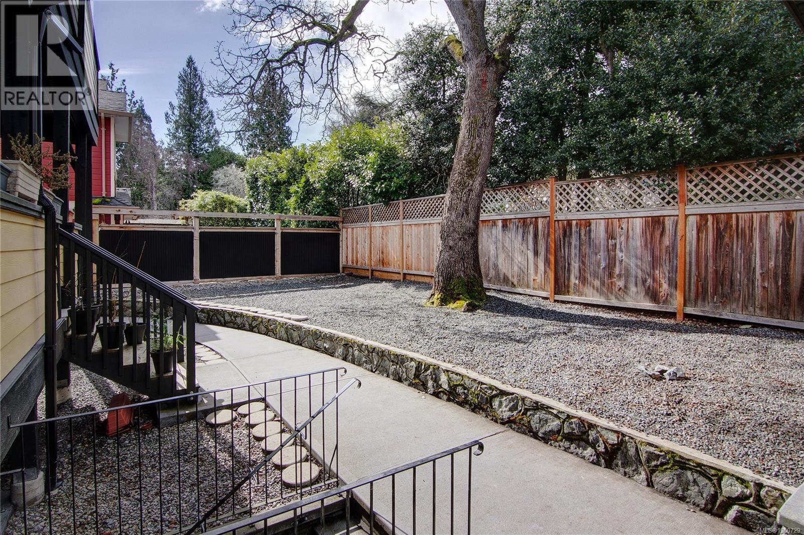 1064 Beverley Pl - 22