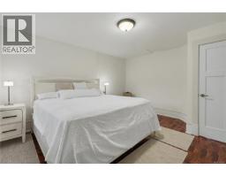 1064 Beverley Pl, Victoria, BC V8S3Z8 Photo 32