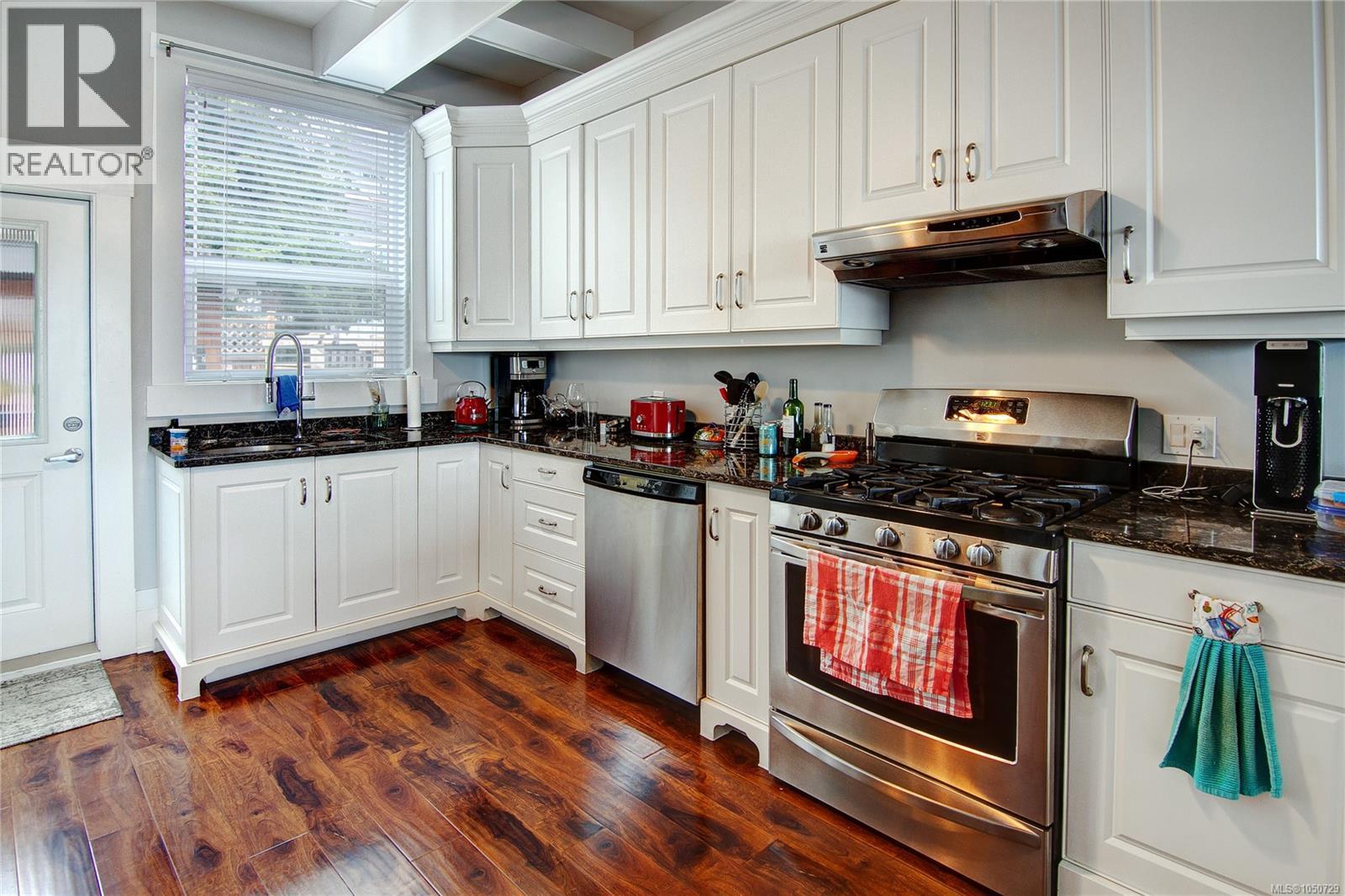1064 Beverley Pl - 30