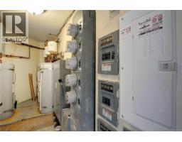 1064 Beverley Pl, Victoria, BC V8S3Z8 Photo 42