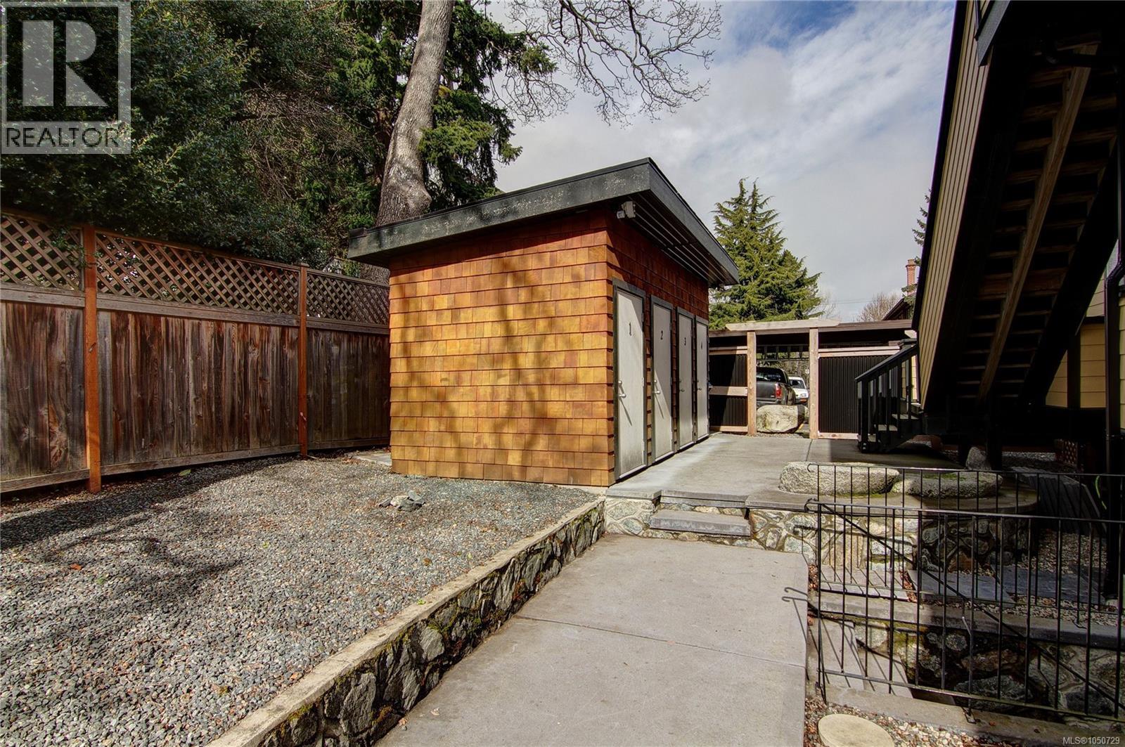1064 Beverley Pl - Image 67