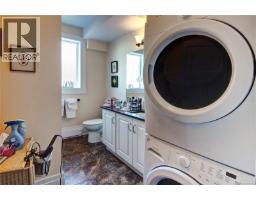 1064 Beverley Pl, Victoria, BC V8S3Z8 Photo 61