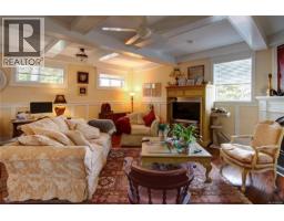 1064 Beverley Pl, Victoria, BC V8S3Z8 Photo 55