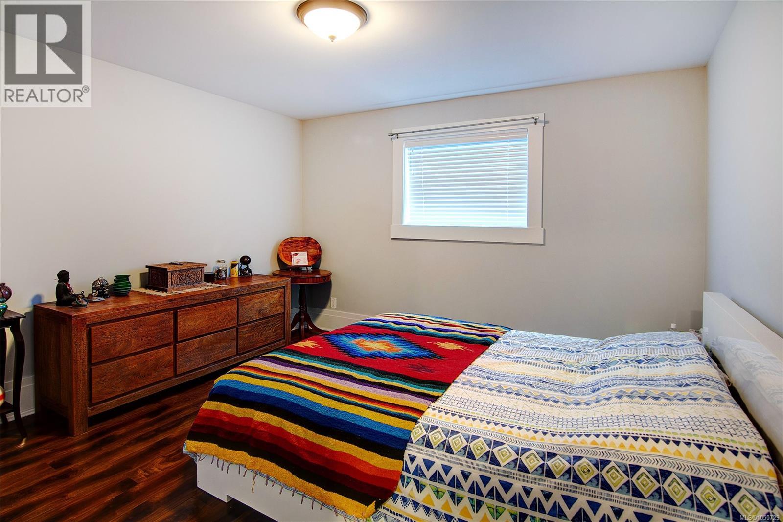 1064 Beverley Pl - 38