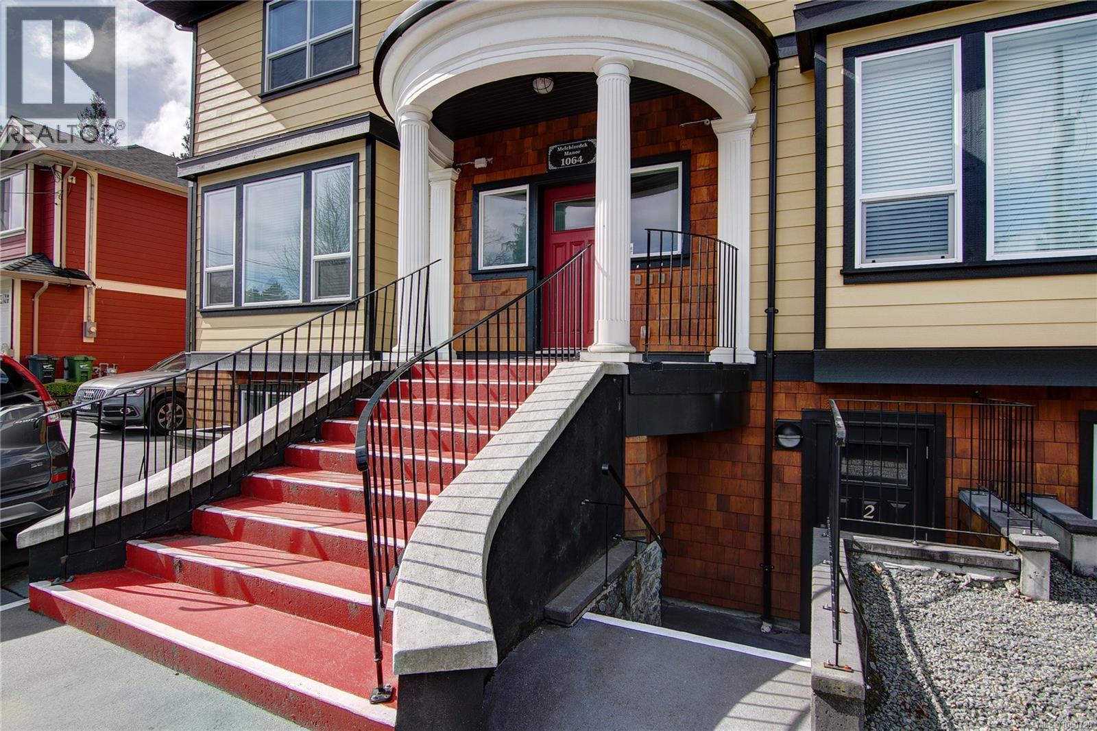 1064 Beverley Pl - 64
