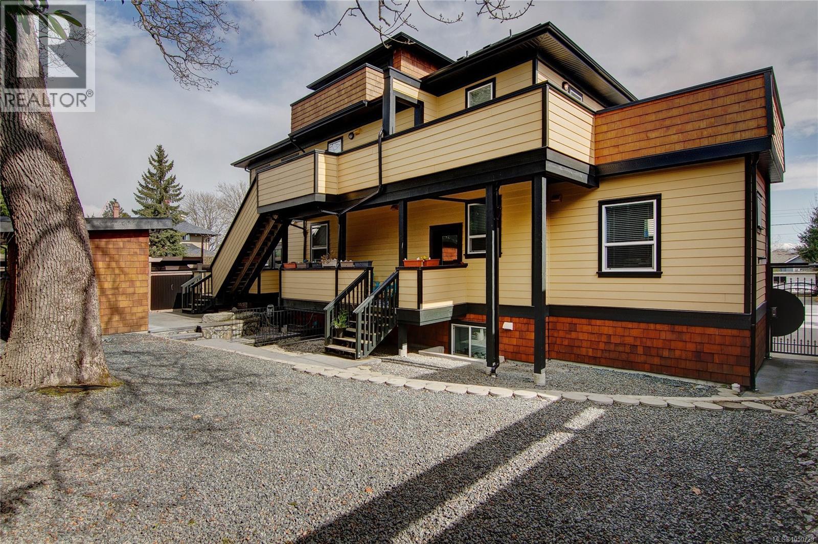 1064 Beverley Pl - Image 70