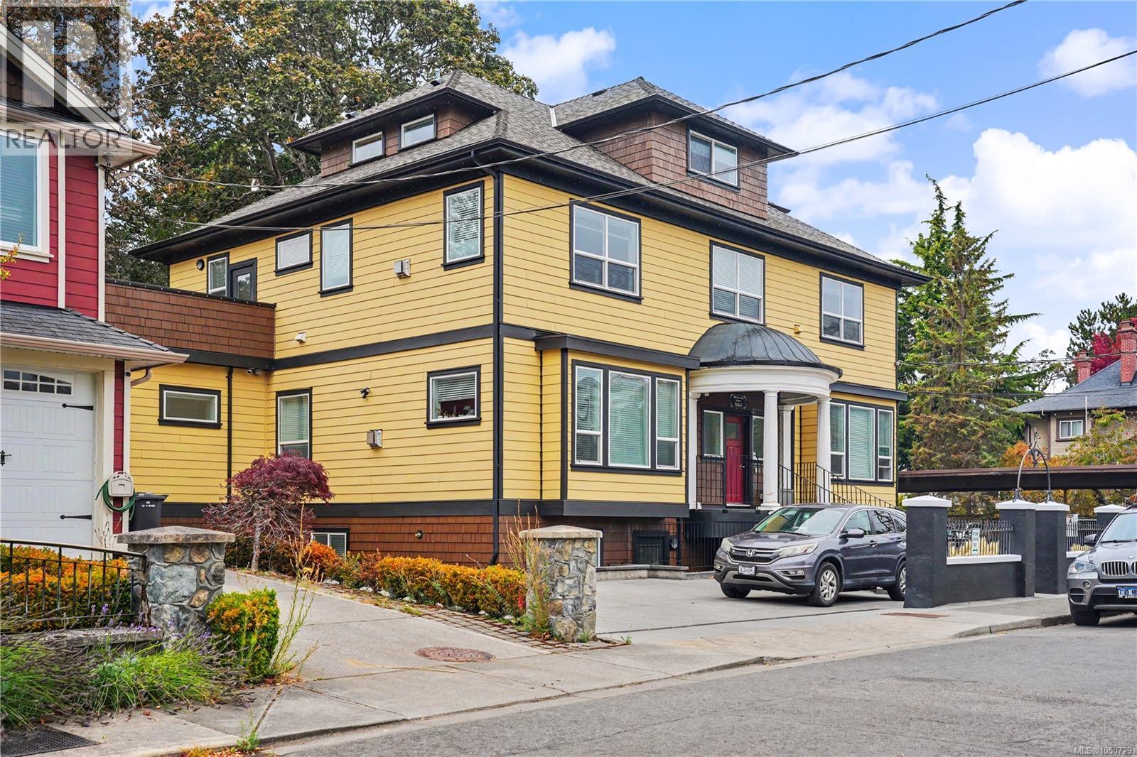 1064 Beverley Pl - 1