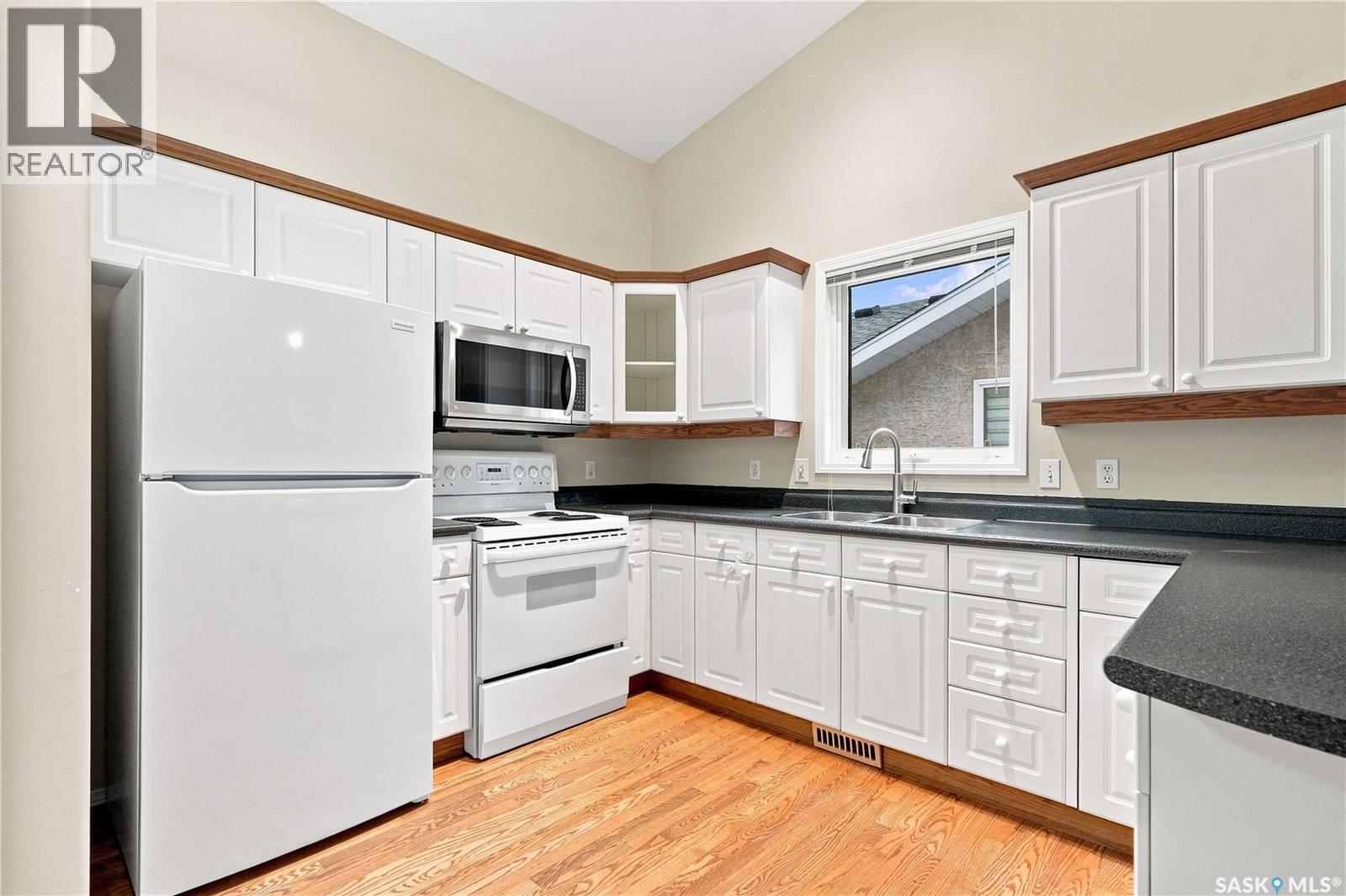 323 Garvie ROAD - 10