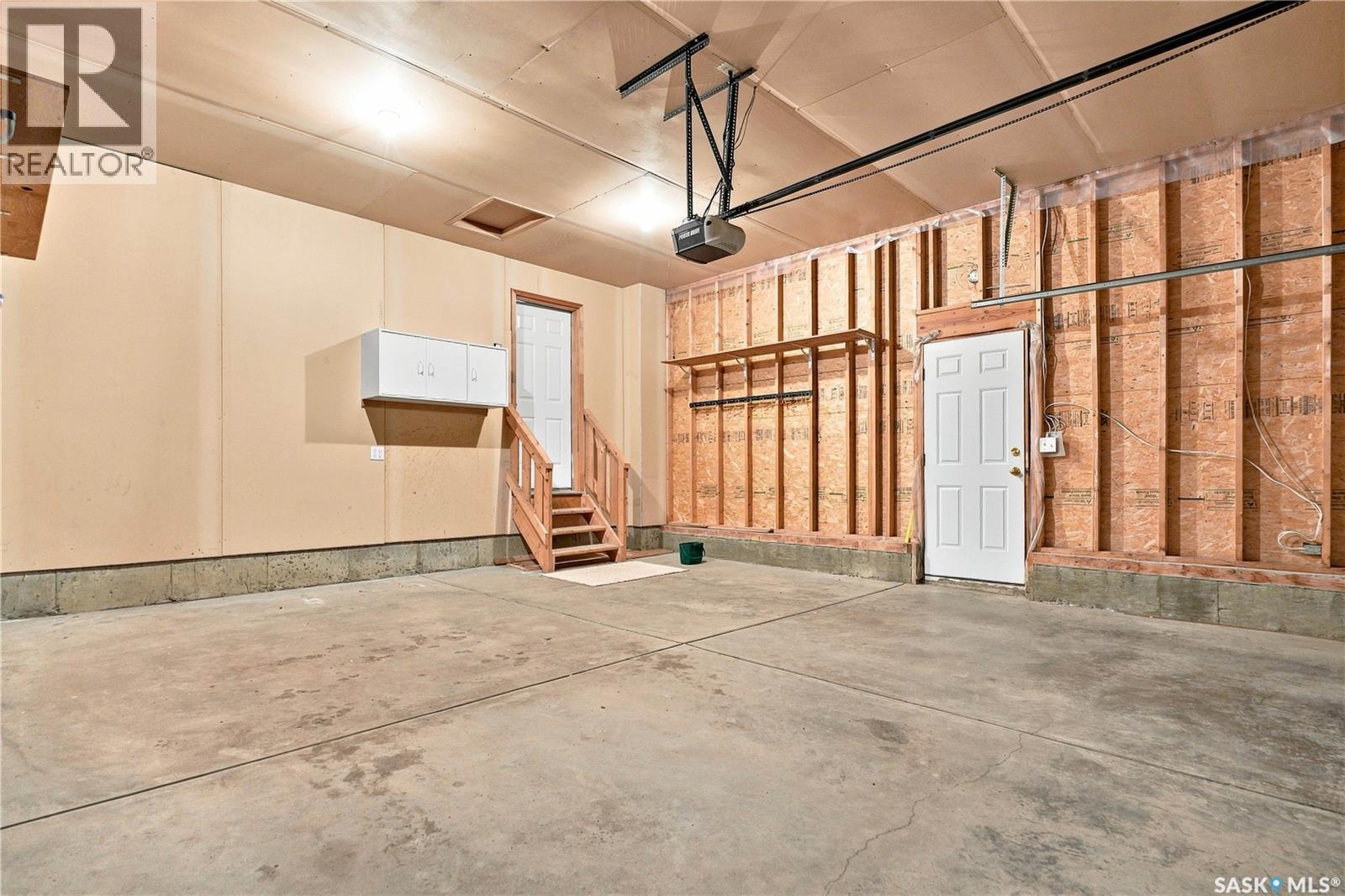 323 Garvie ROAD - 41