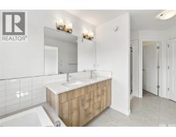 3043 Brighton Common, Saskatoon, SK S7V0Z5 Photo 25
