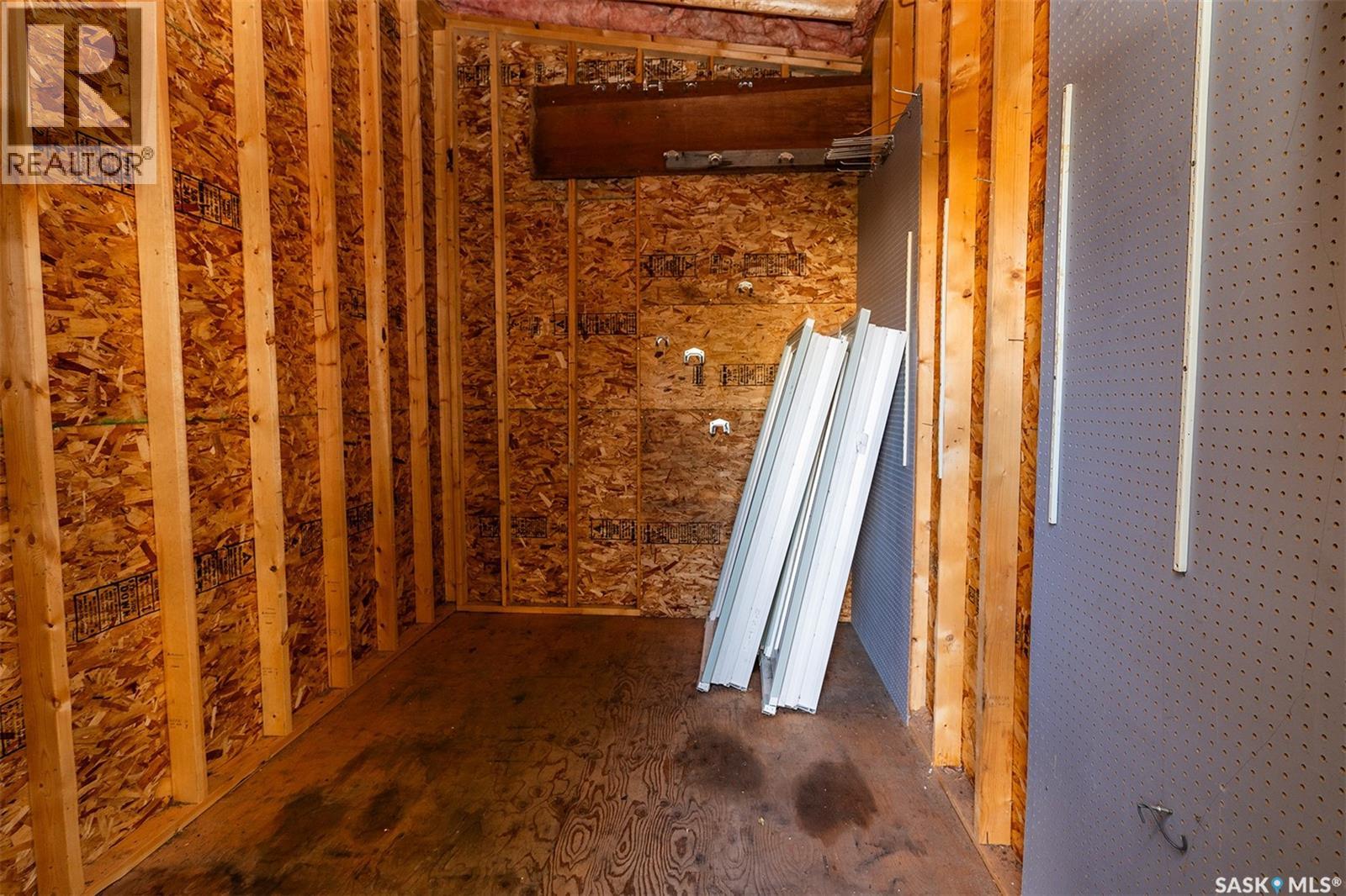 408A Miller CRESCENT - 52