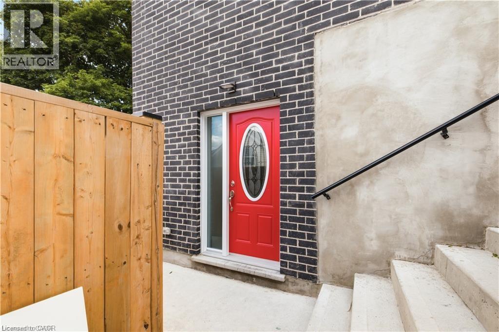129 St George Street — photo 26