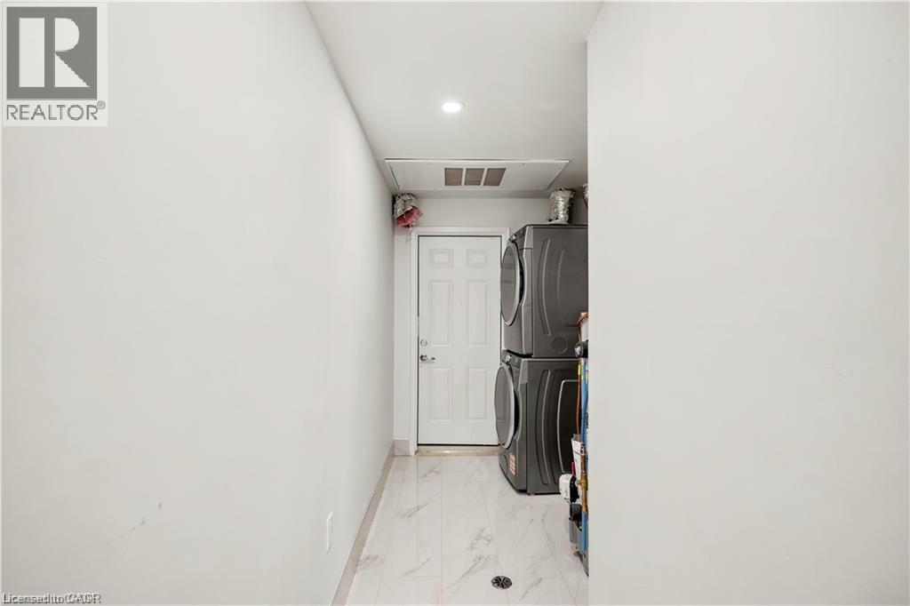 129 St George Street — photo 40