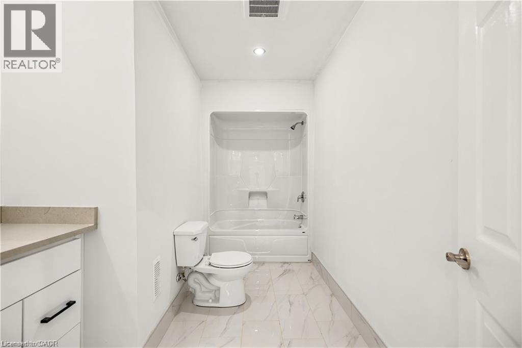 129 St George Street — photo 37