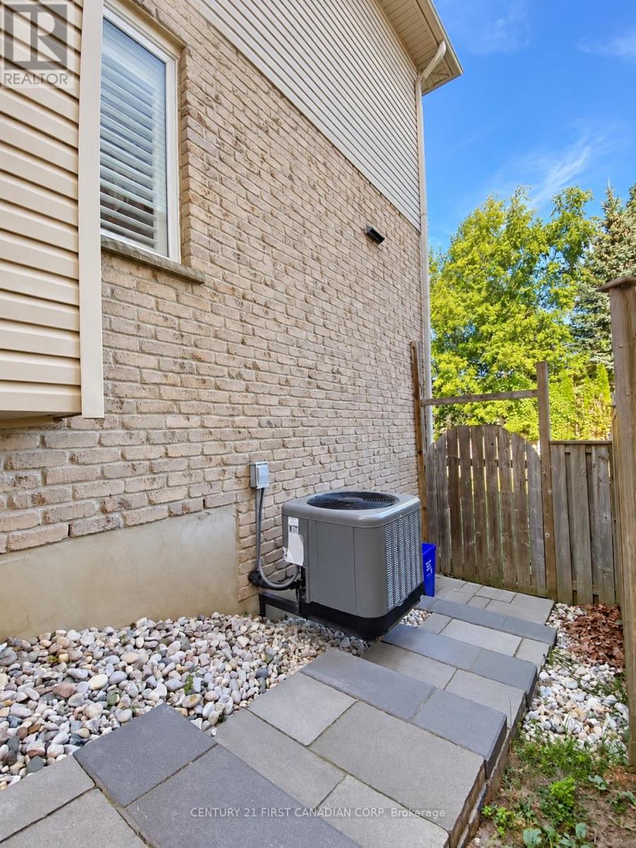 LOWER - 924 GUILDWOOD BOULEVARD, London North (North M) — photo 11