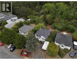482 Ker Ave, Saanich, BC V9A2B7 Photo 28
