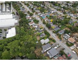 482 Ker Ave, Saanich, BC V9A2B7 Photo 18