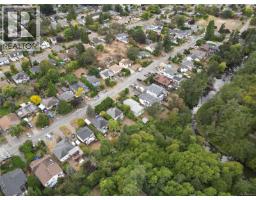 482 Ker Ave, Saanich, BC V9A2B7 Photo 19