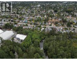 482 Ker Ave, Saanich, BC V9A2B7 Photo 25