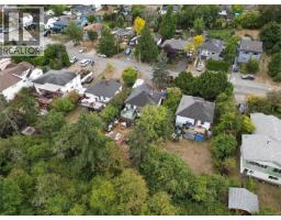 482 Ker Ave, Saanich, BC V9A2B7 Photo 22