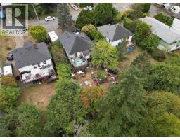 482 Ker Ave, Saanich, BC V9A2B7 Photo 24