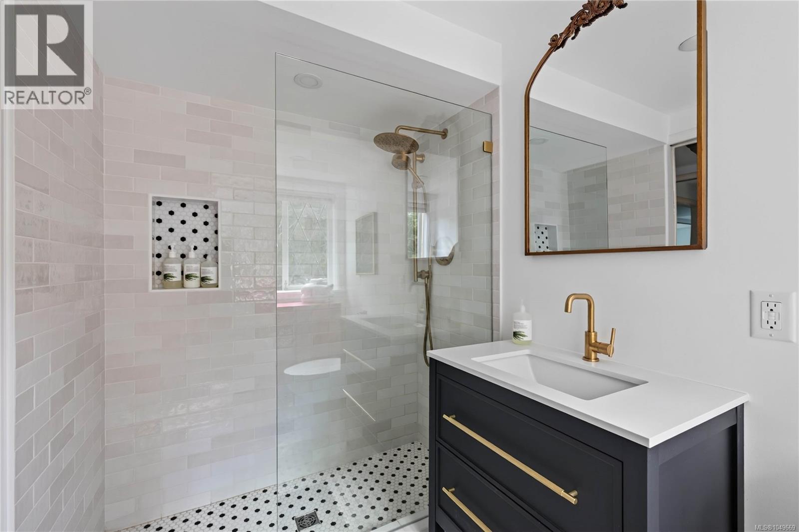 150 Drake Rd - Image 34
