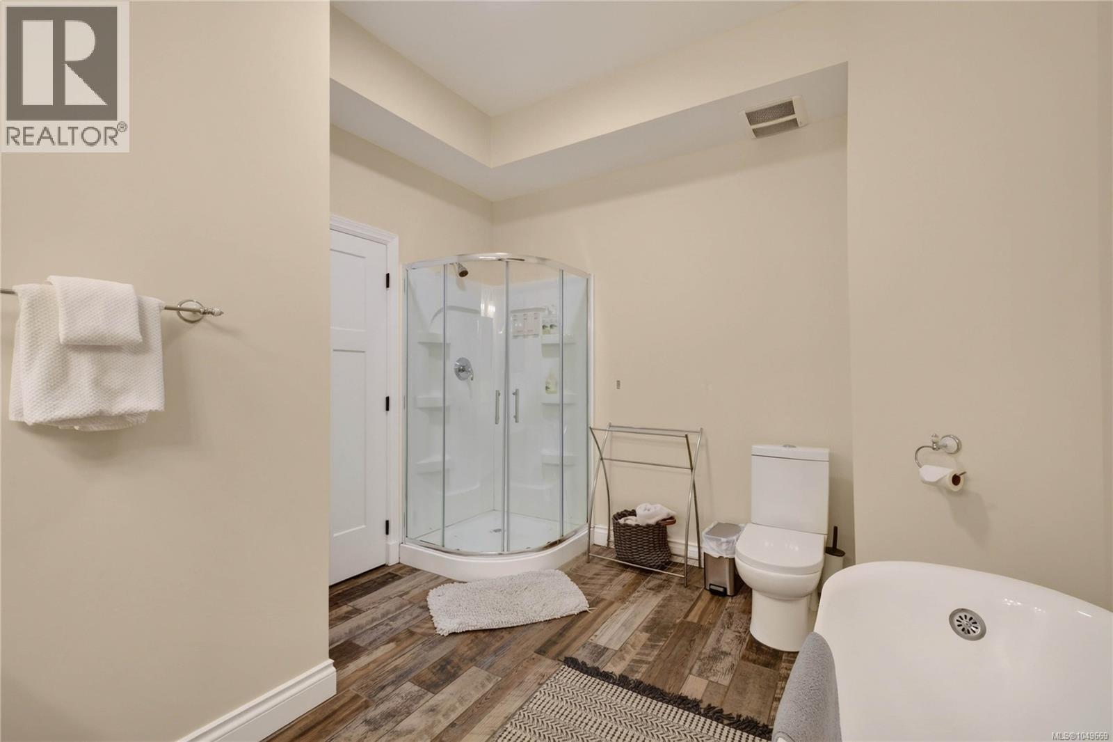 150 Drake Rd - Image 41